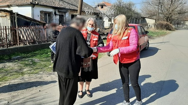 Црвени крст помаже старије од 65: Корисницима Народне кухиње доносе оброк на врата